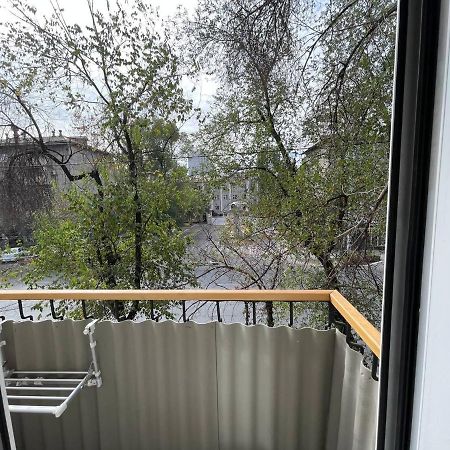 Apartment On Kievskaya Street Bishkek Ngoại thất bức ảnh
