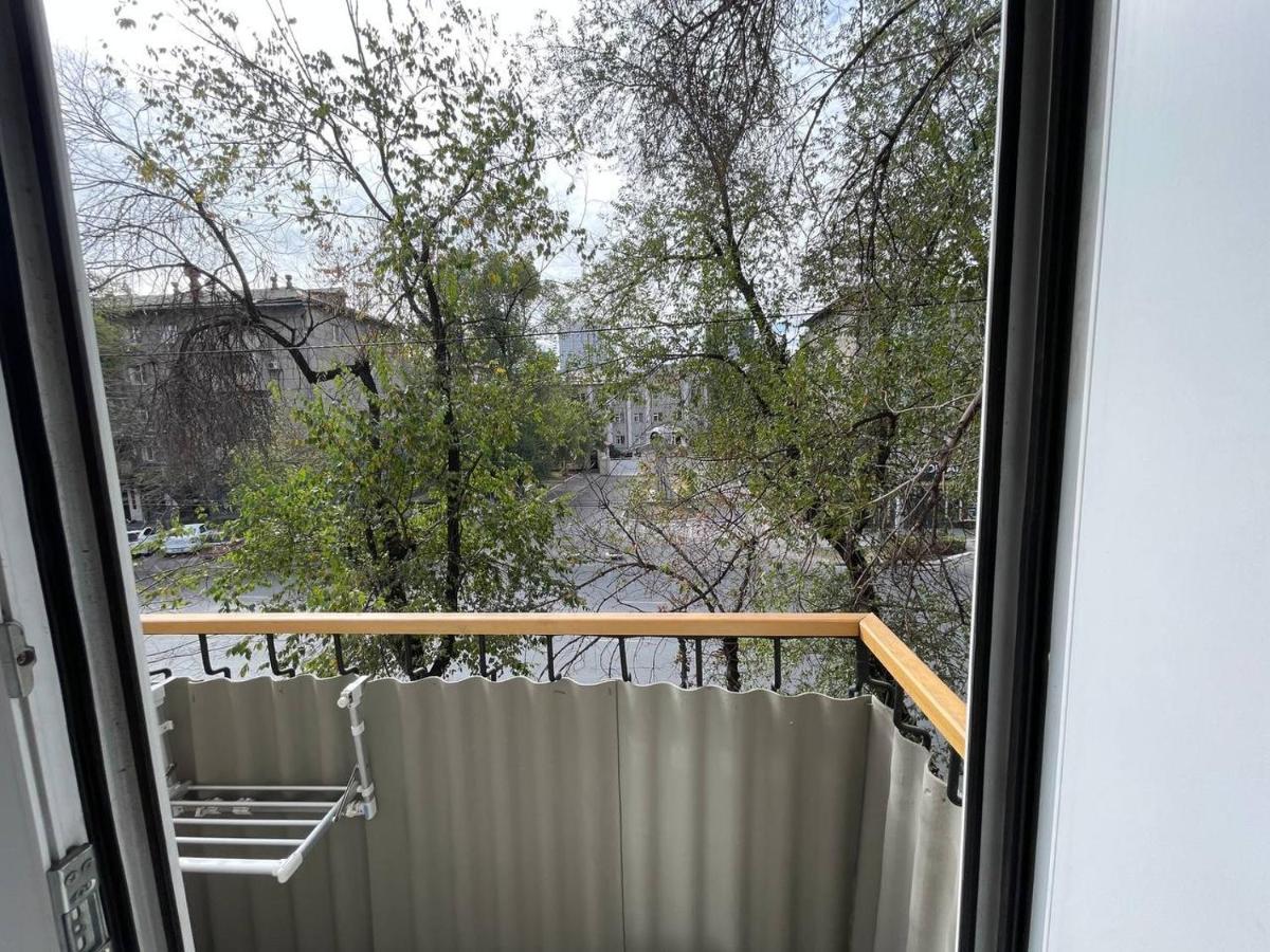 Apartment On Kievskaya Street Bishkek Ngoại thất bức ảnh