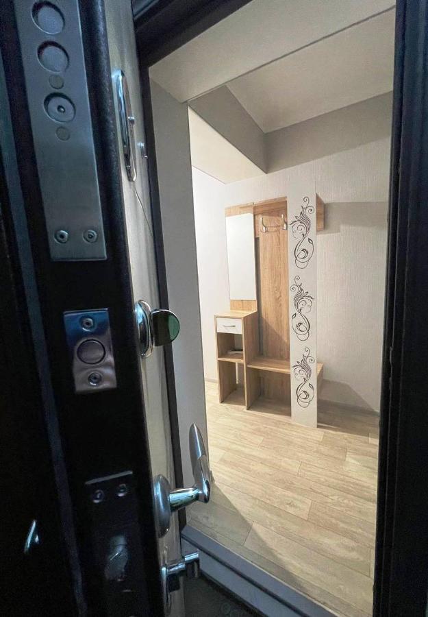 Apartment On Kievskaya Street Bishkek Ngoại thất bức ảnh